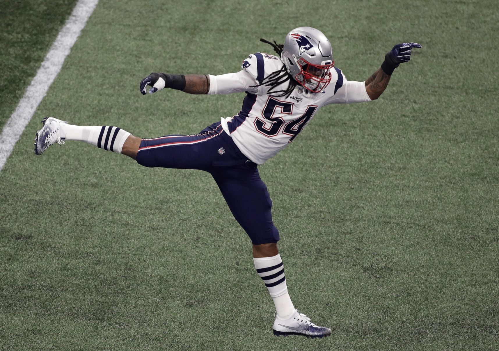 Patriots Rams Super Bowl Football